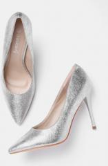 DressBerry Women Silver Toned Solid Pumps